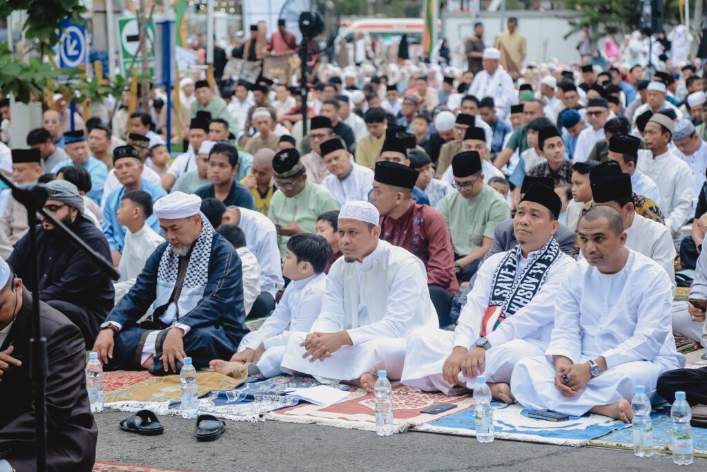 Agung Nugroho-Markarius Anwar Salat Ied di Panam Square: Rayakan Hari Kemenangan