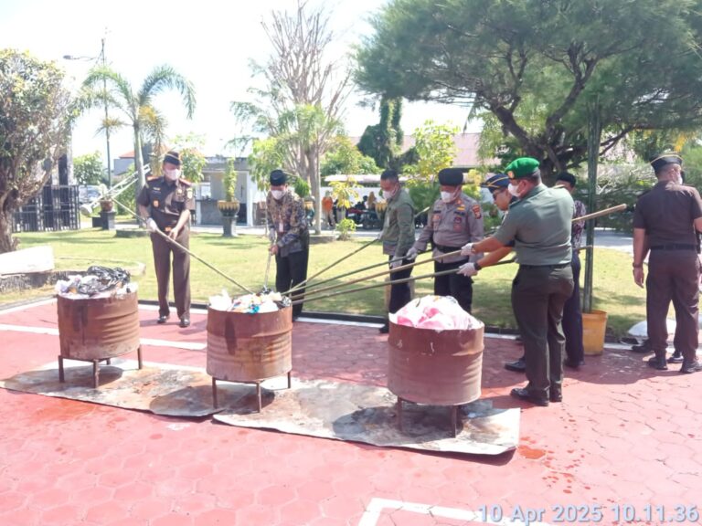 Barang Bukti 79 Perkara Dimusnahkan Kejari Bengkalis