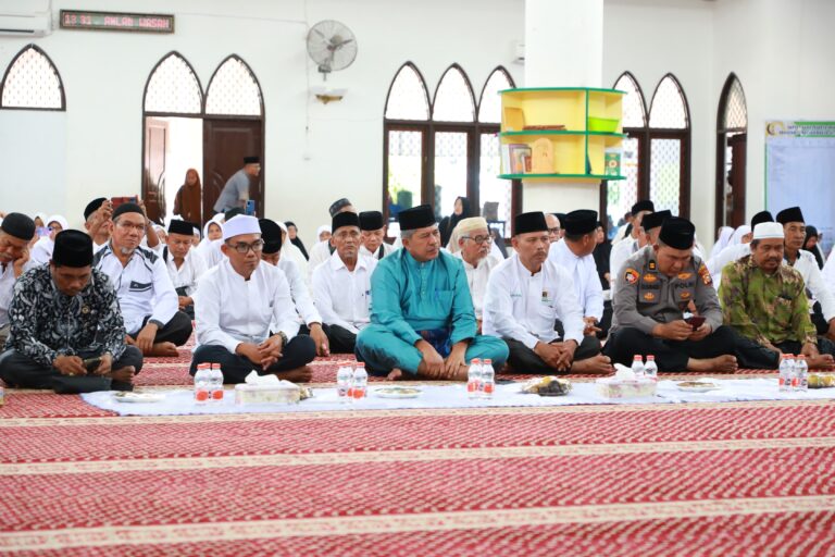Ditandai Tepuk Tepung Tawar, Bupati Siak Alfedri Lepas 333 JCH