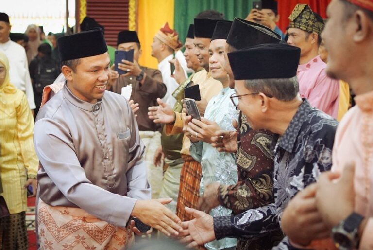 Gubri Wahid Hadiri Halal Bihalal IKWM Pekanbaru: Jaga Kekompakan dan Silaturahmi