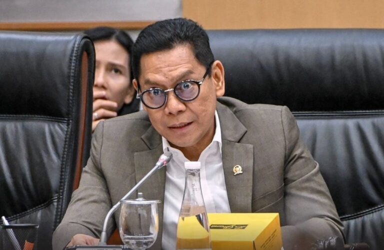 Kebijakan Tarif Resiprokal AS, Adies Kadir: Perlu Langkah Antisipatif Jangka Pendek