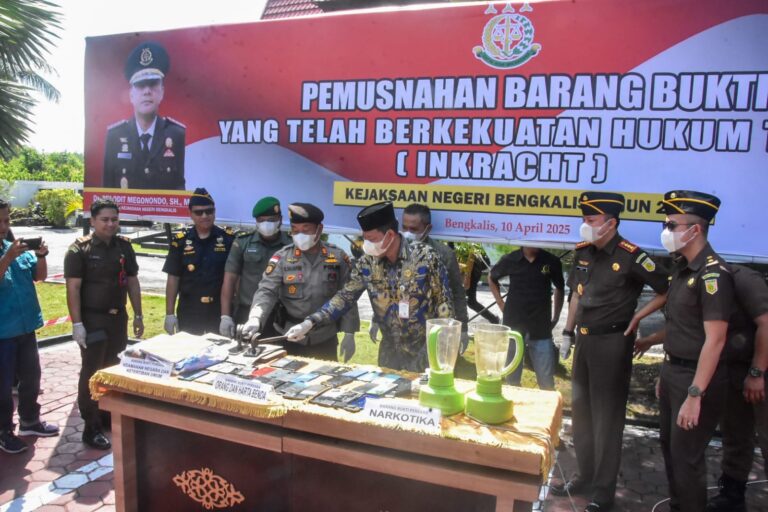Kejari Bengkalis Musnahkan Barang Bukti Inkracht Kasus Narkotika, Kamnegtibum dan TPUL