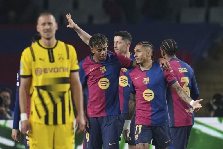 Lawan Borrusia Dortmund, Barcelona Pesta Gol