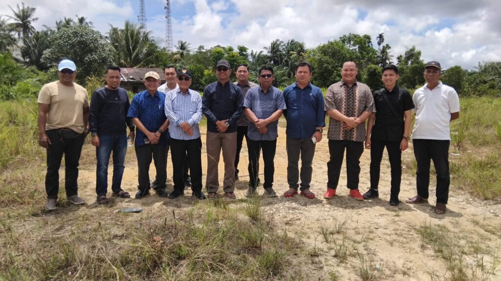 Pemkab Rohil Tinjau Lokasi Pembangunan Universitas dan Pasar Tradisional