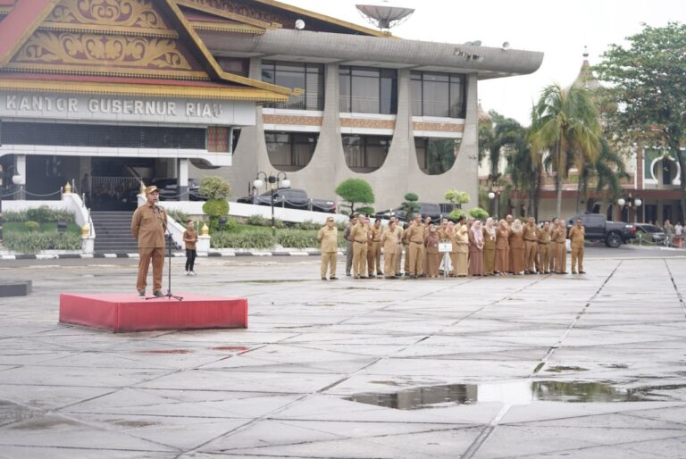 Pemprov Riau Gelar Apel Perdana Usai Lebaran, Ini Pesan Gubri Abdul Wahid