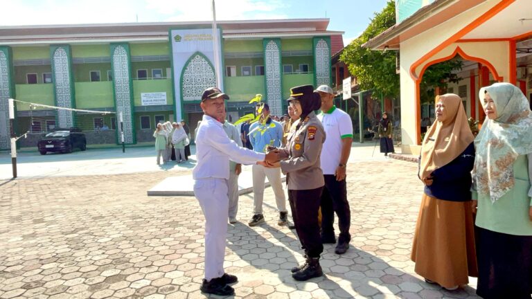 Peringati Hari Bumi, AKP Viola Gelorakan Green Policing Polda Riau di Lingkungan Sekolah