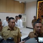 Produksi Kelapa Inhil Anjlok, Gubri Abdul Wahid Tegaskan Jangan Ada Lagi PHK di Perusahaan