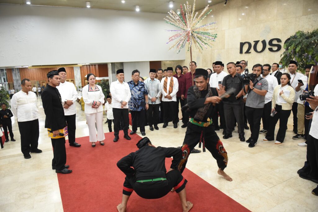 Puan Minta Keluarga Besar DPR Mengabdi dengan Hati yang Bersih