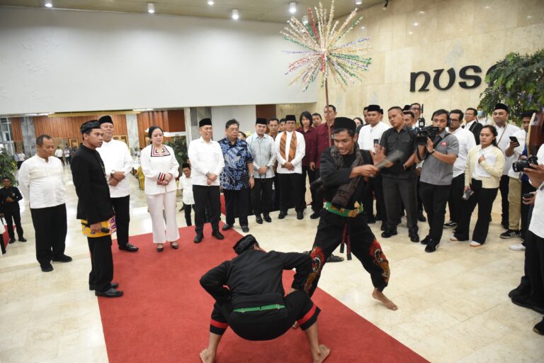 Puan Minta Keluarga Besar DPR Mengabdi dengan Hati yang Bersih