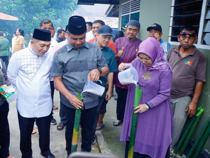 Pukul Oguong, Bupati Kampar Resmi Buka Festival Lomang Ayo Onam I Tahun 2025