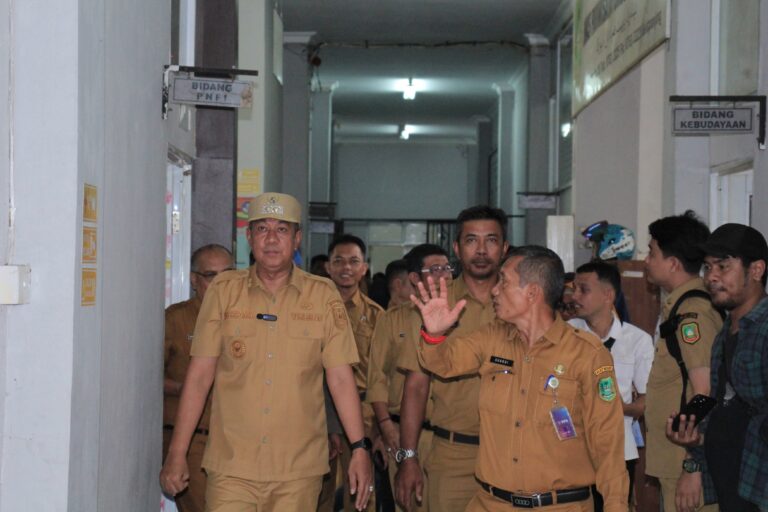 Wabup Muzamil Sidak Sejumlah OPD Pasca Libur Panjang