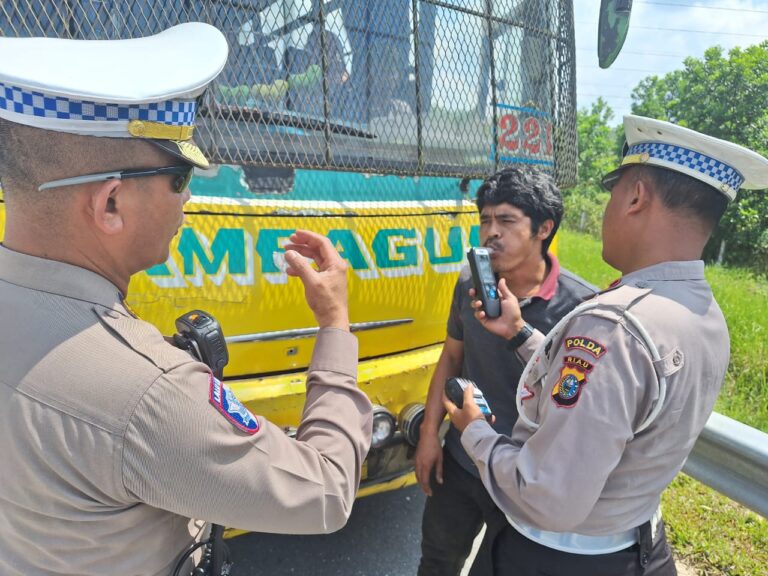 8 Sopir Ditindak Langgar Batas Kecepatan di Tol Pekanbaru-Bangkinang