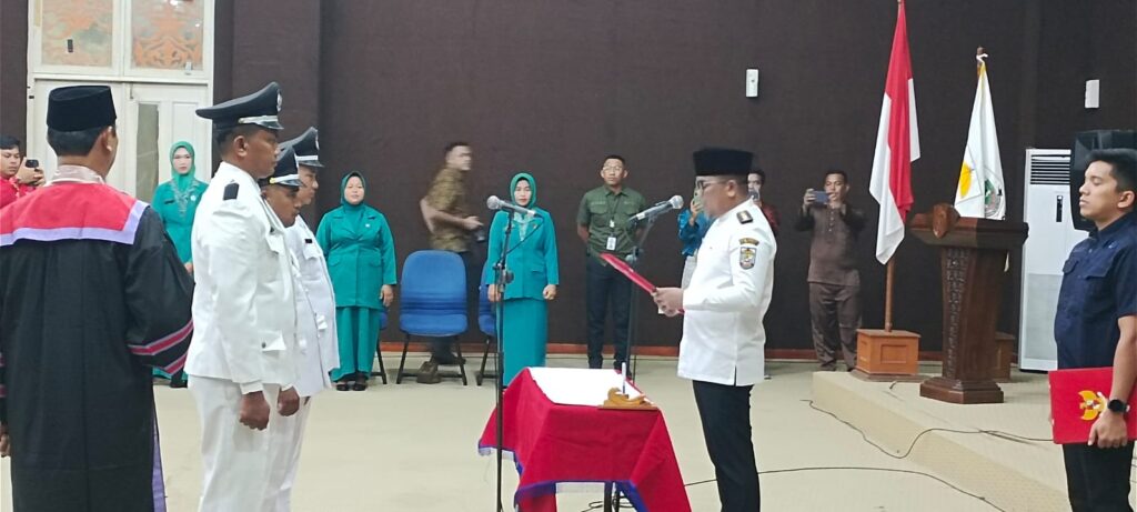Bupati Zukri Lantik 3 Kades Pengganti Antar Waktu: Niat Mulia, InsyaAllah Bermanfaat