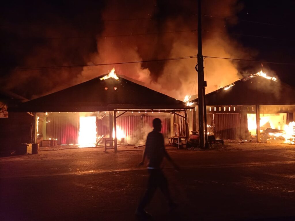 Dua Ruko di Cerenti Terbakar, Kerugian Ditaksir Rp1,3 Miliar
