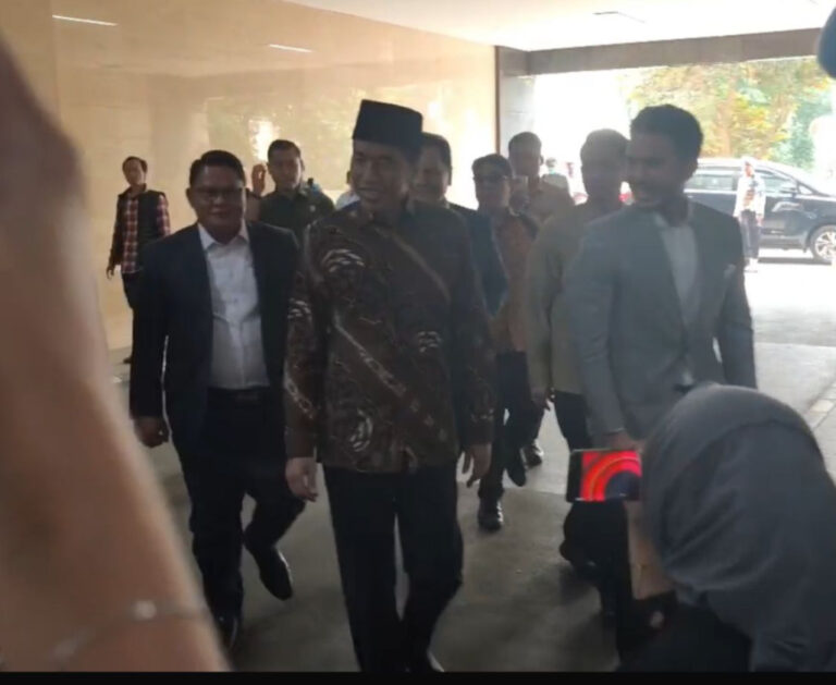 Jokowi Diperiksa Satu Jam Soal Laporan Ijazah Palsu