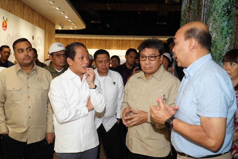 Menteri LHK Hanif Apresiasi Kontribusi RAPP Terhadap Ekonomi Nasional dan Pelestarian Lingkungan