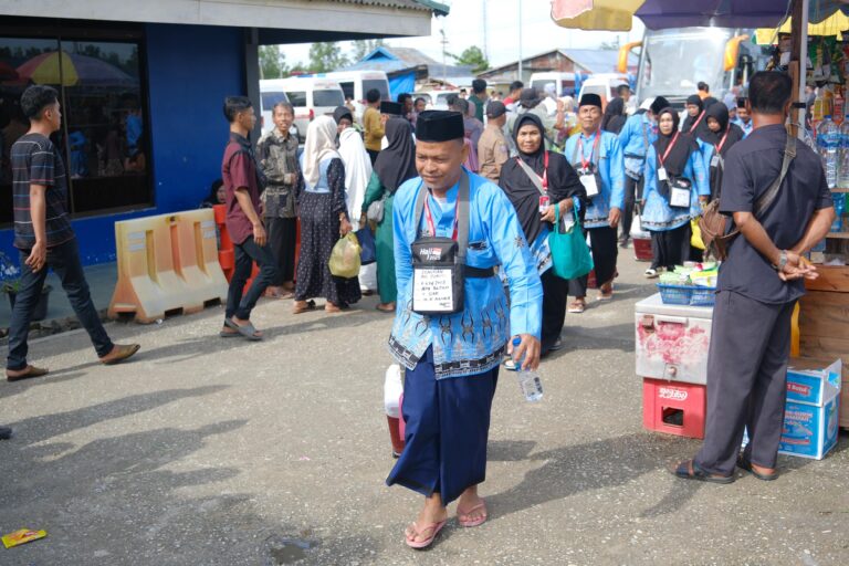 Pemkab Siak Lepas 333 Jemaah Haji Menuju Embarkasi Batam