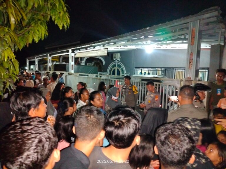 Rumah Kades Pulau Permai Digeruduk Warga: Diduga Hamili Wanita Di Luar Nikah
