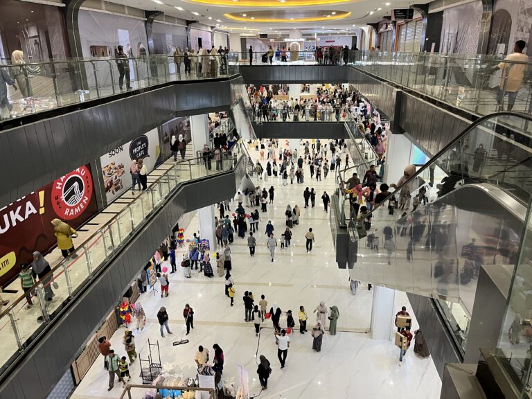 Soft Opening, Basko City Mall Padang Diserbu Pengunjung