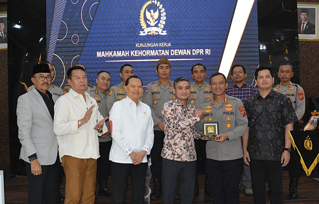 TNKB Khusus Anggota DPR Bukan Untuk Gaya-gayaan