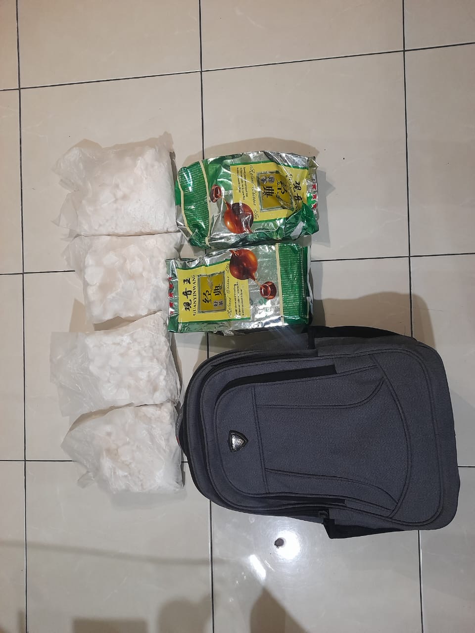 Warga Siak Diringkus saat Transaksi 2 Kg Sabu dan 1,8 Kg Heroin