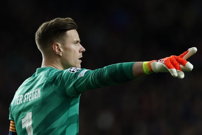 Barcelona Incar Kiper Baru: Ter Stegen Kesal