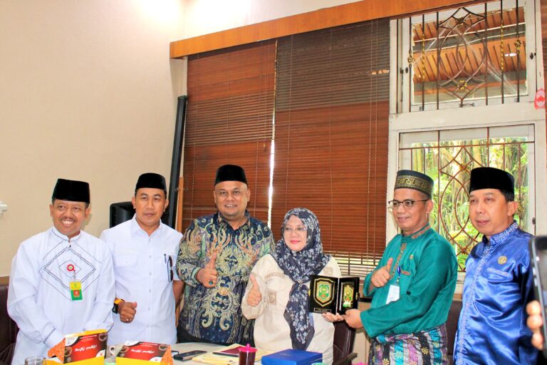 Bupati Afni Datangi DLHK Riau: Sinergi Atasi Konflik Lahan dan Pembangunan Kampung