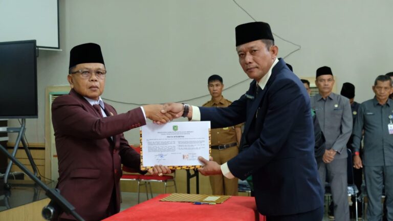 Bupati Asmar Lantik Dua Pejabat Tinggi, Ini Daftarnya