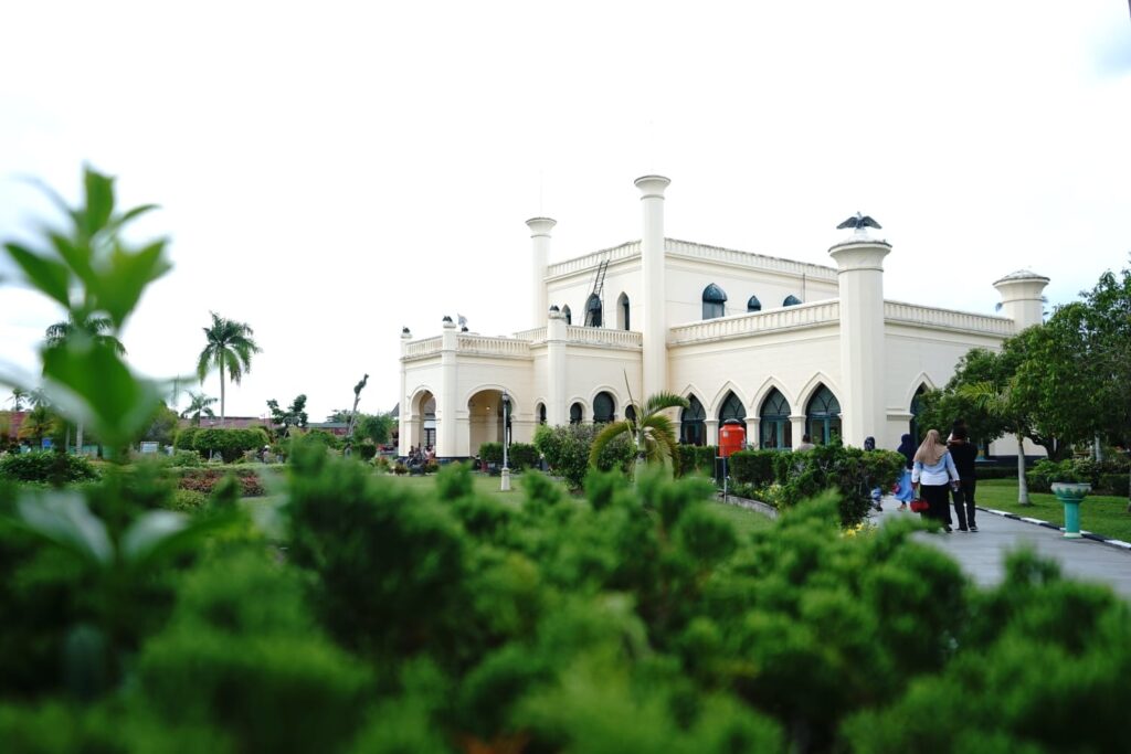 Dinas Pariwisata Diminta Masukan Anggaran Revitalisasi Istana Siak dan Makam Koto Tinggi