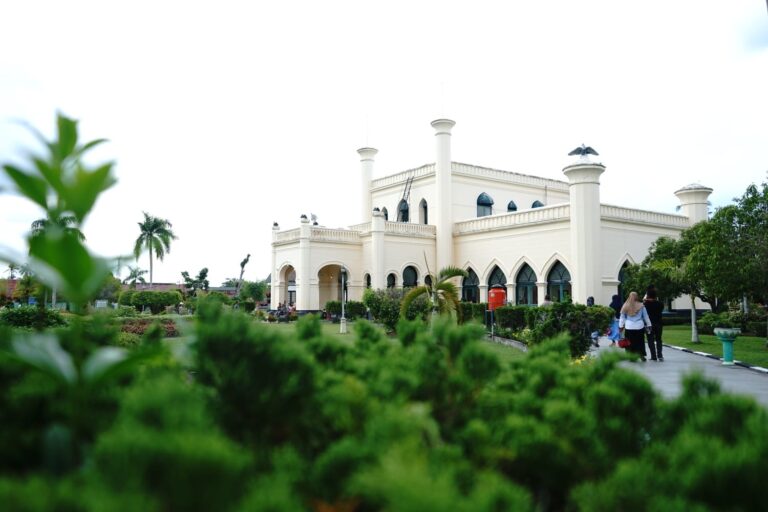 Dinas Pariwisata Diminta Masukan Anggaran Revitalisasi Istana Siak dan Makam Koto Tinggi