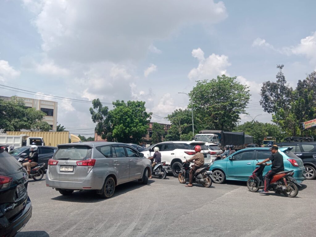 Dishub Pekanbaru Rencanakan Pemasangan Lampu Merah di Bundaran Tugu Songket dan Simpang Stadion
