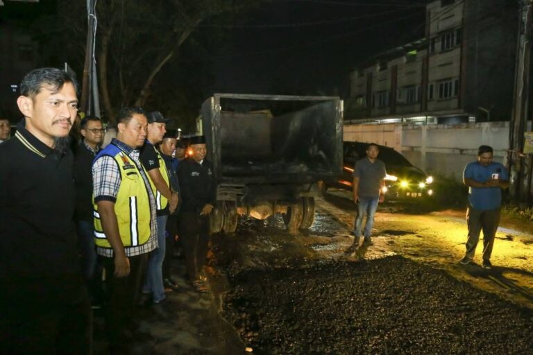 Ini Sebab Lamanya Proses Lelang Perbaikan Jalan di Pekanbaru