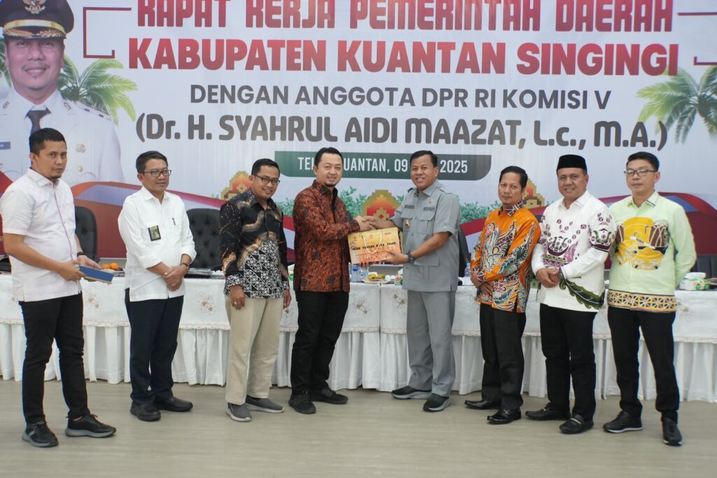 Jalan Lintas Kuansing Rusak Parah, Syahrul Aidi; Jembatan Timbang Ada, Mobil Tonase Besar Lewat