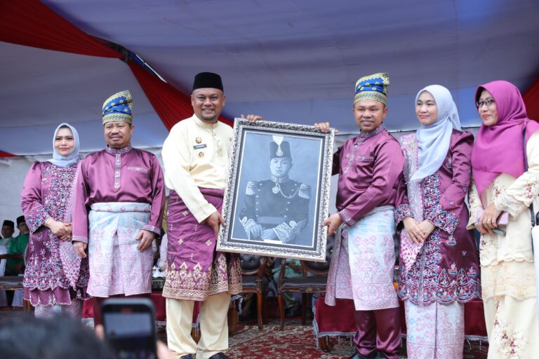 Kafilah Siak Meriahkan Pawai Ta’aruf MTQ ke-43 Riau
