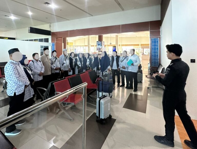 Rombongan Umrah Batal Terbang, Imigrasi Pekanbaru Deteksi Dokumen tak Sah