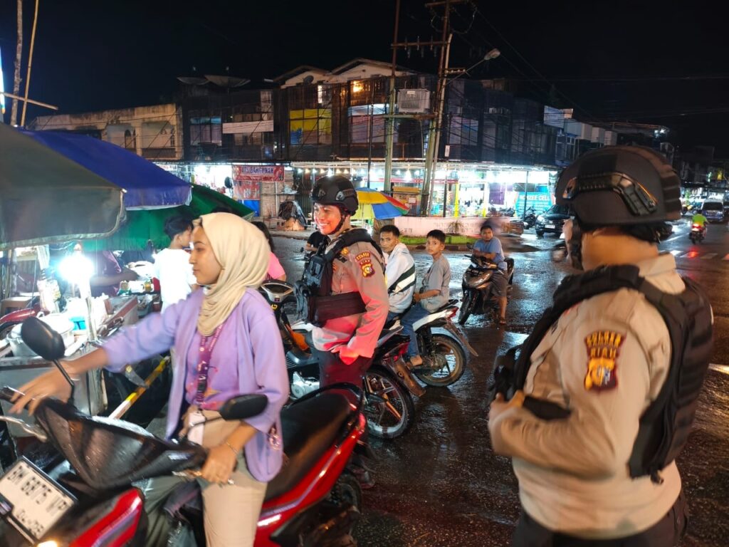 Tim RAGA Polres Kampar Sambangi Keramaian Malam