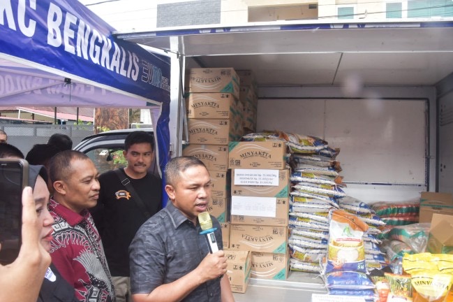 Wabup Bagus Dampingi Gubri Wahid Launching Kios Pangan Kebangsaan dan Gerakan Pangan Murah