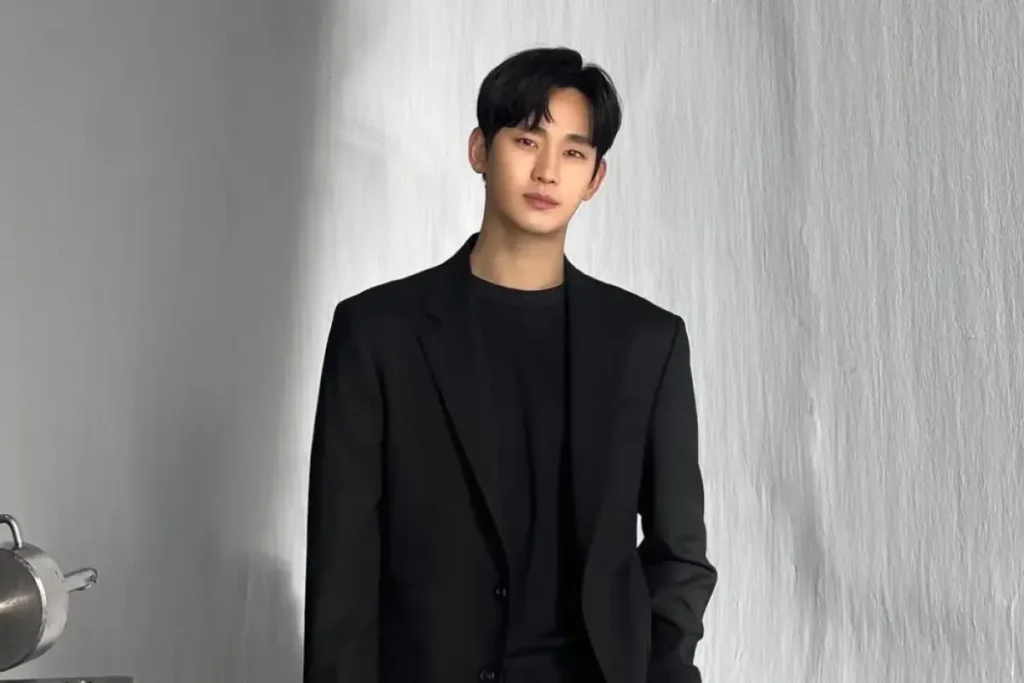 Kasusnya Beres, Kim Soo Hyun Mulai Syuting Iklan